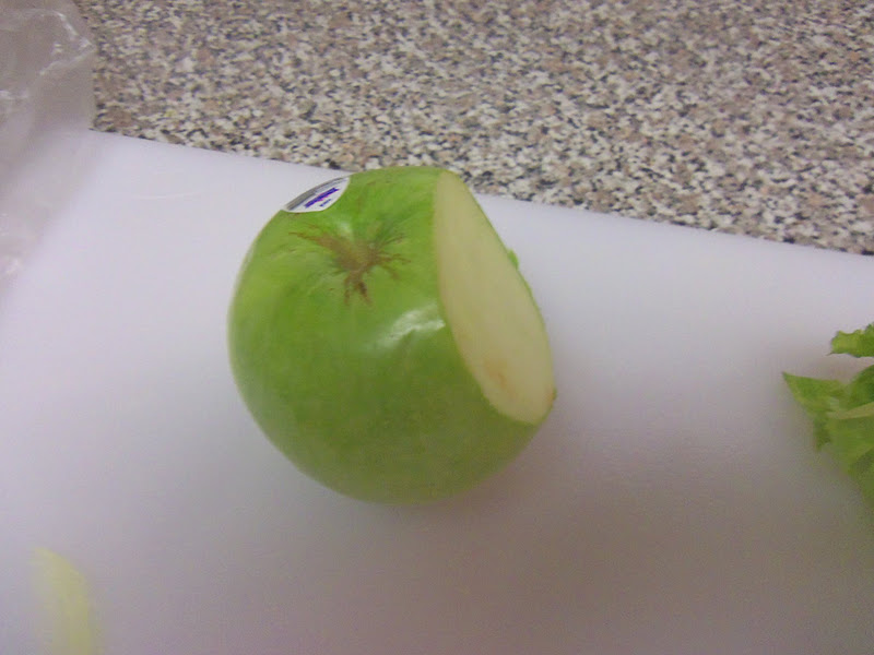 Cut the Granny Smith apple into bite-size pieces