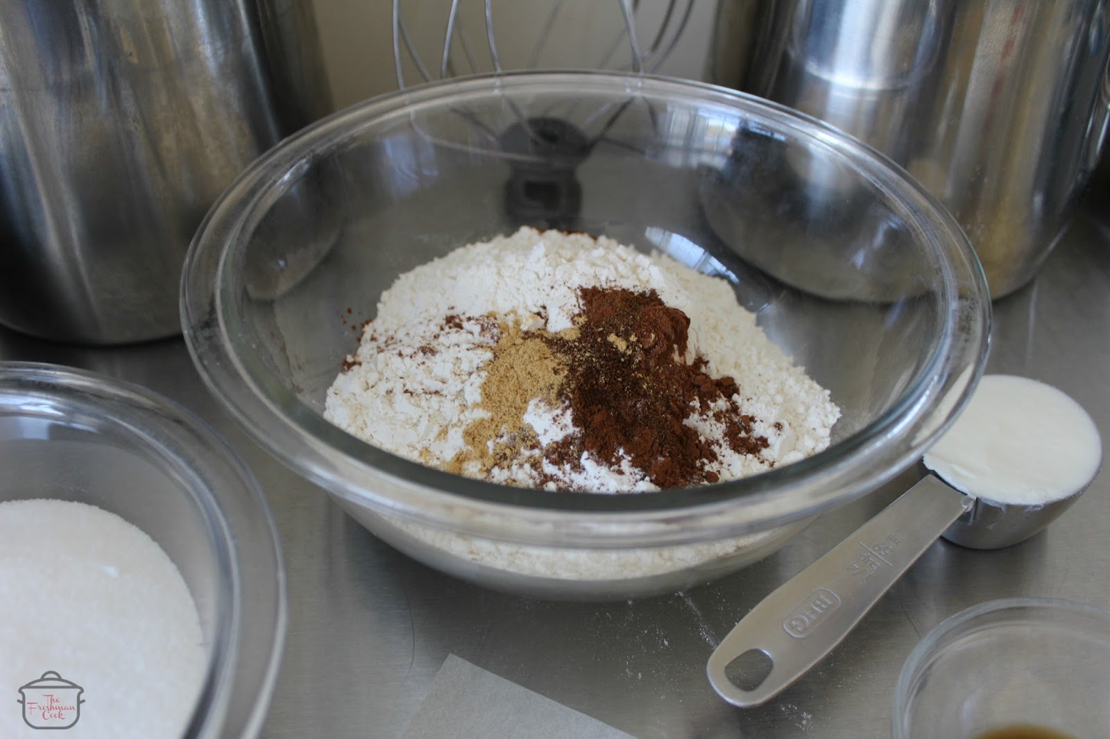 Whisk flour, baking powder, cinnamon, baking soda, nutmeg, cloves, and ginger in a bowl