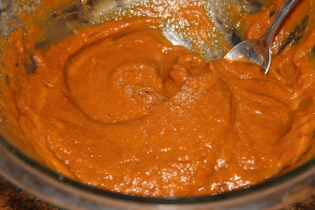 Whisk pumpkin, brown sugar, pumpkin pie spice, and egg until smooth