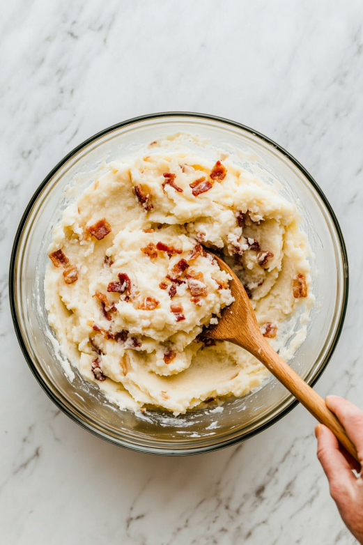 mashed potatoes with cheese and bacon