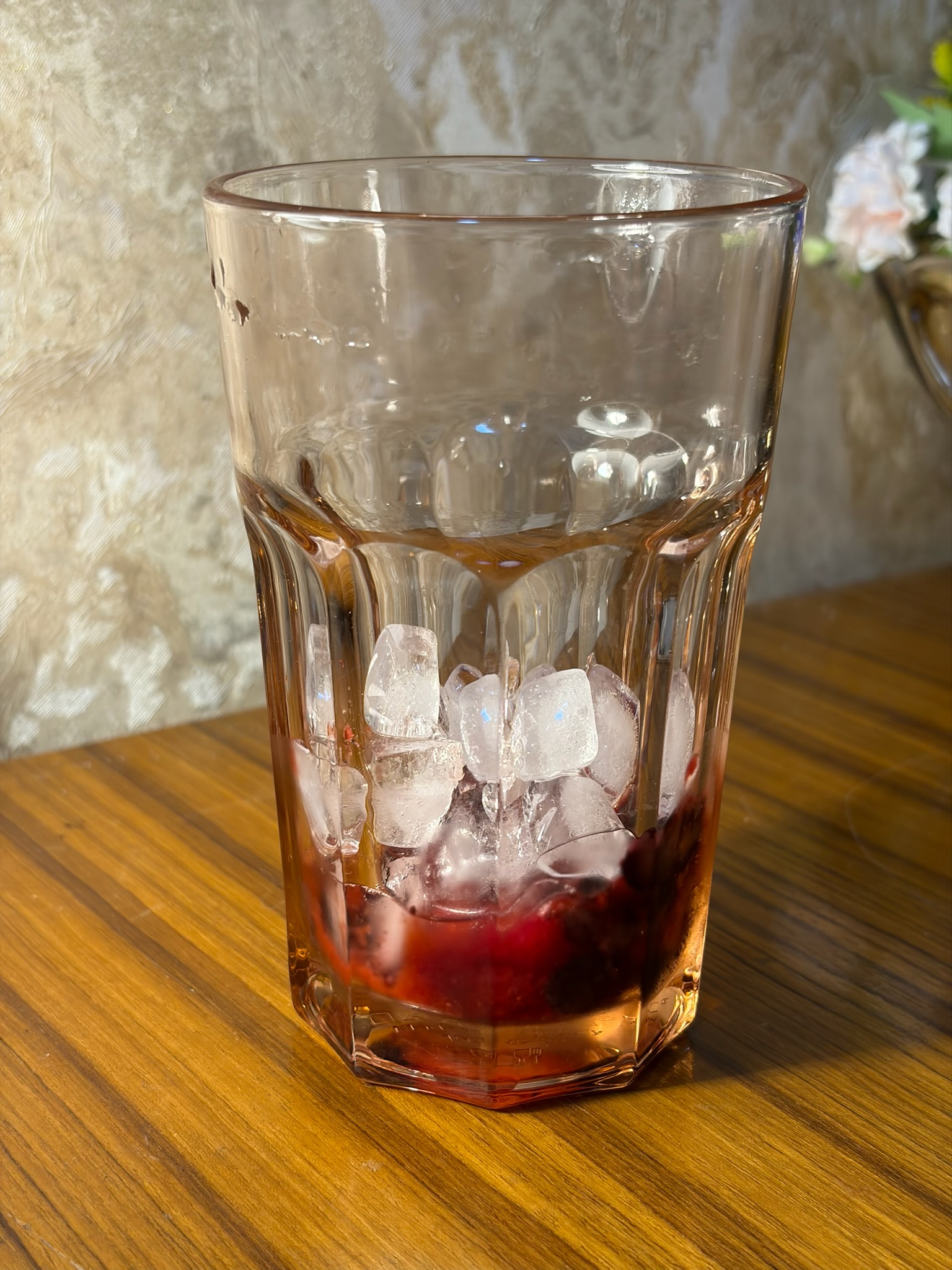 Add Ice cubes and Edible